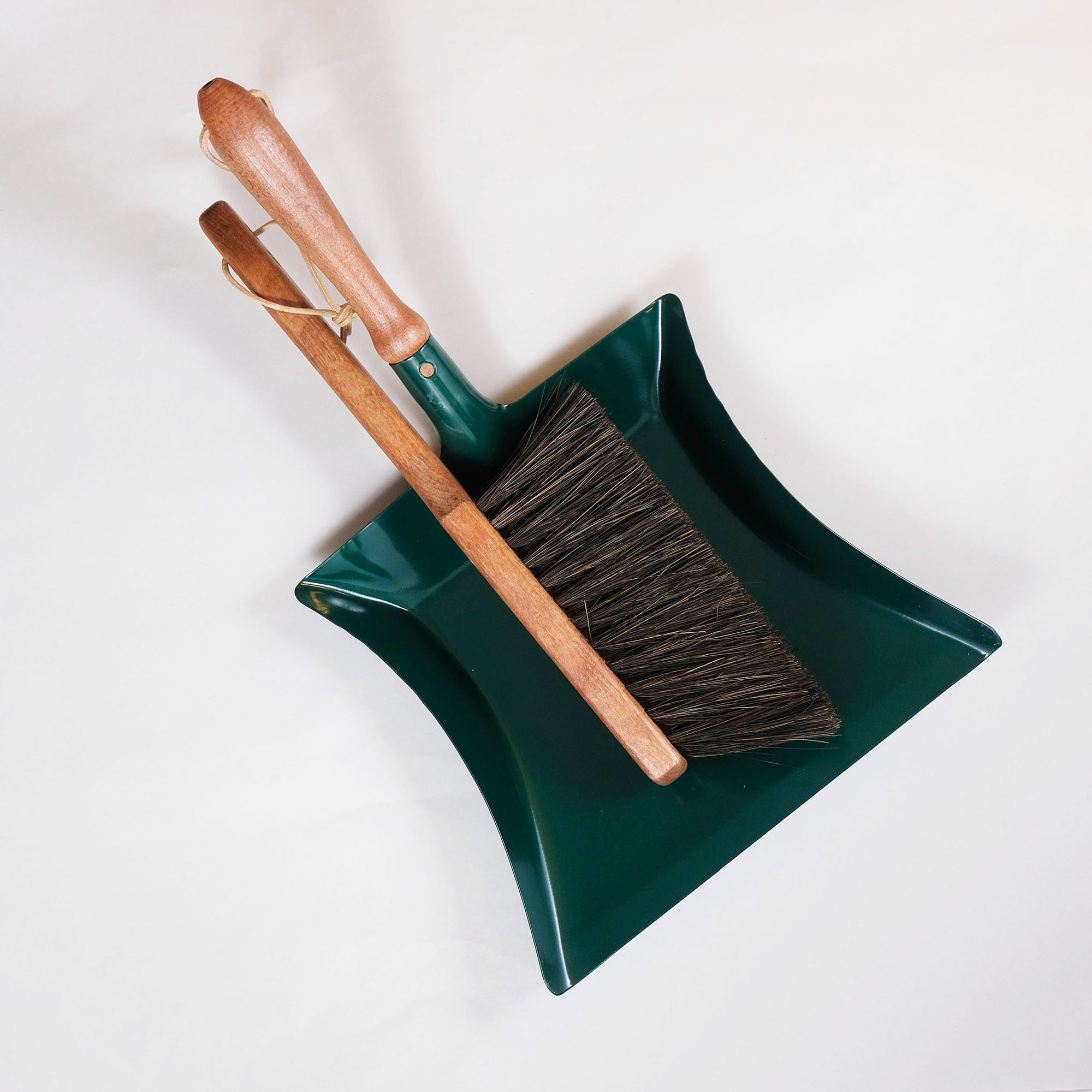 hand brush and dustpan